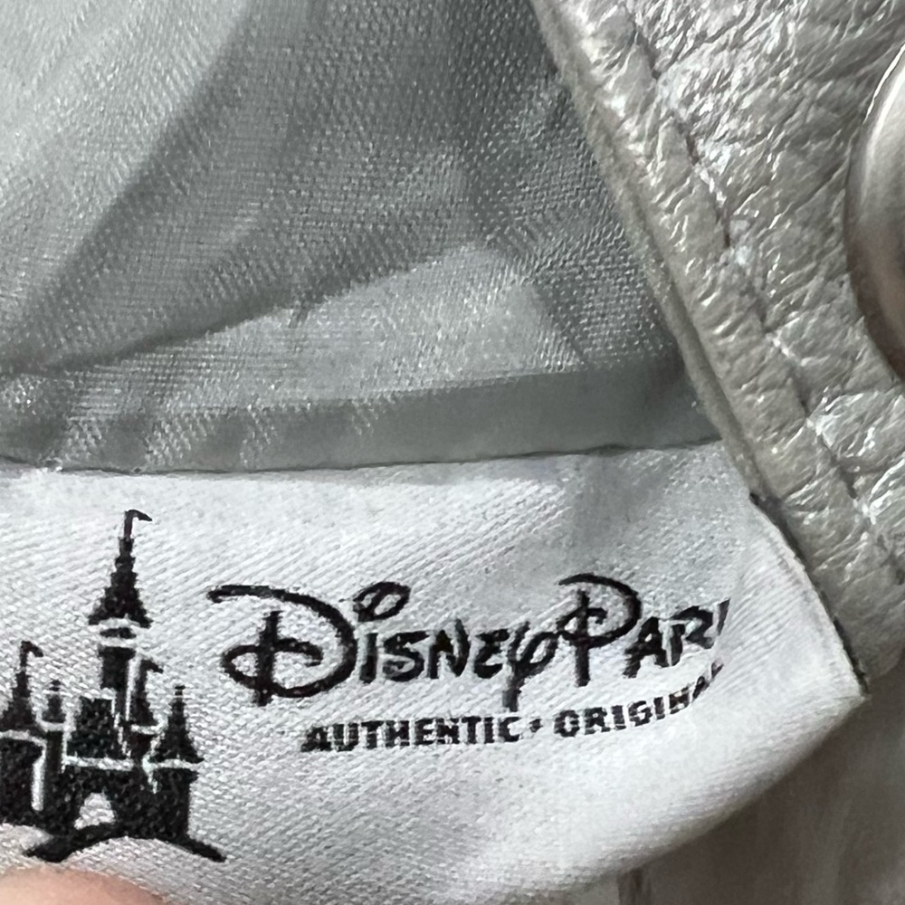 Disney silver purse Mickey Minnie super cute! - Picture 7 of 8